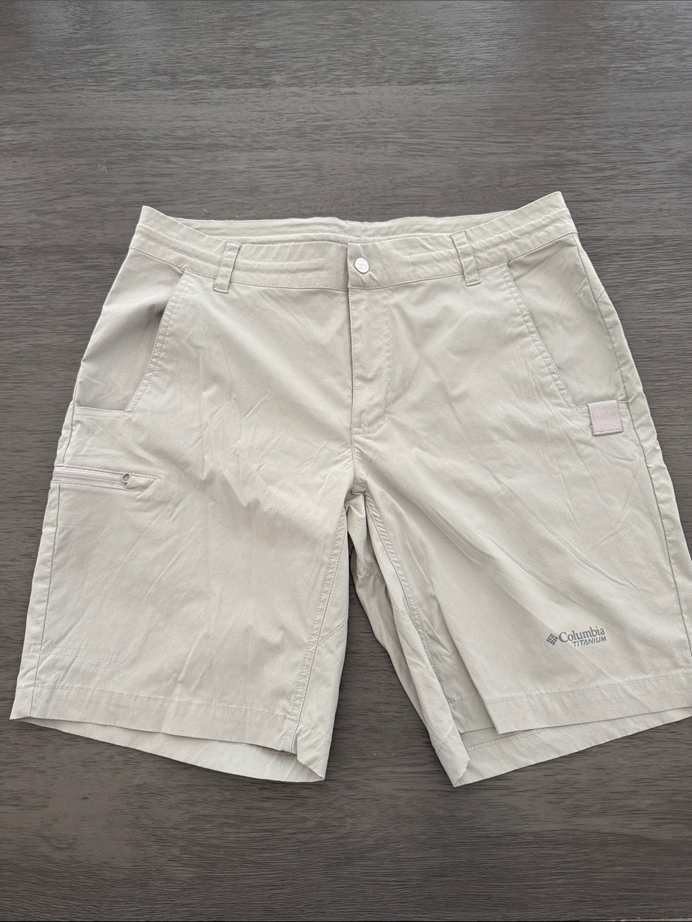 Columbia Titanium Men's Light Tan Outdoor Hybrid Shorts